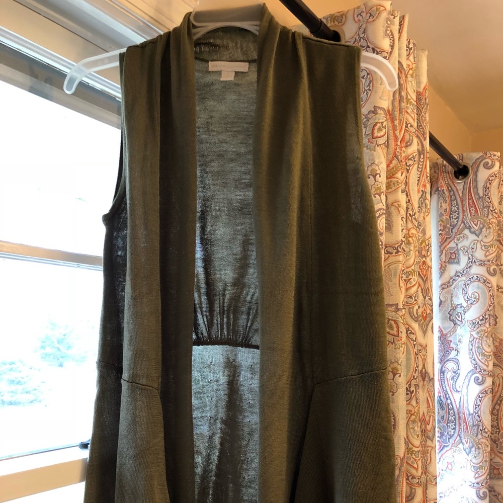 New York & company flowy sweater vest Small